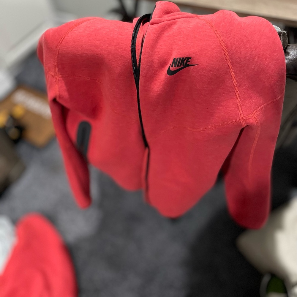 Nike Vibrant Red Nike tech set